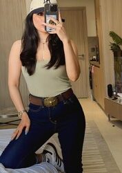 dolgun göğüslü Ankara escort escort
